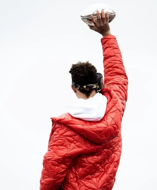 Patrick Mahomes II outfit in Louis Vuitton, Amiri, and Oakley, 2023