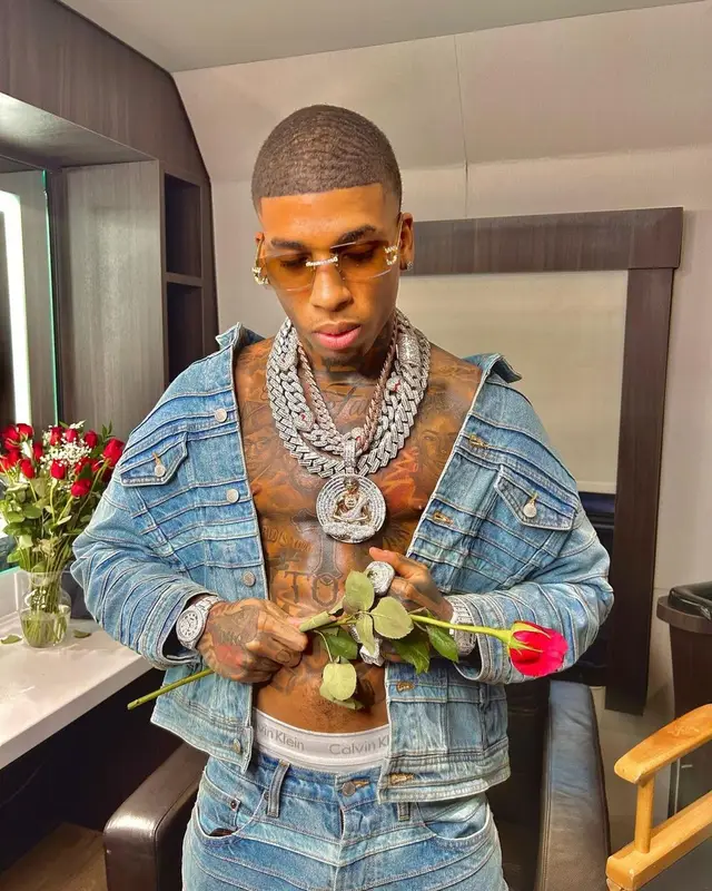 NLE Choppa outfit in Supreme, Nike, and Calvin Klein, 2023