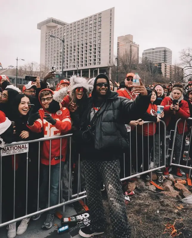 JuJu outfit in Rhude, Louis Vuitton, and Oakley, 2023