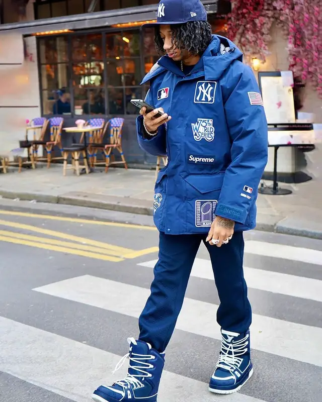 Digga D outfit in Supreme, New Era, and New York Yankees, 2023