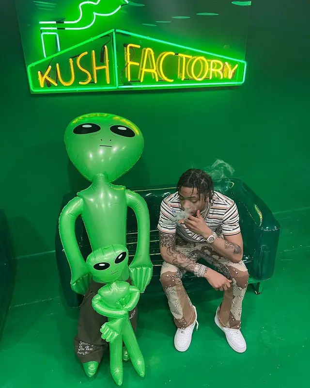 Lil Migo outfit in Gallery Dept., Balenciaga, and New Era, 2023