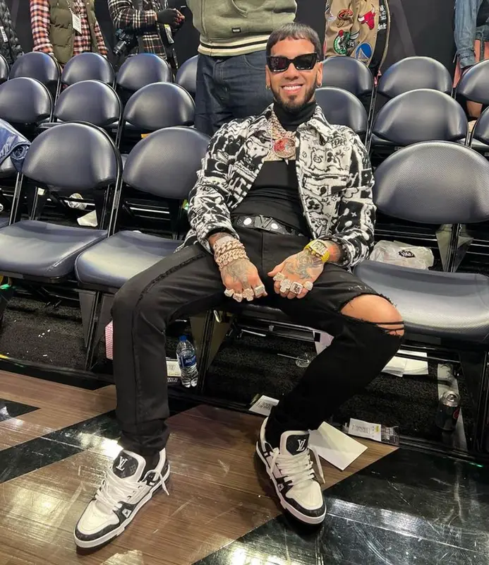 Anuel AA outfit in Louis Vuitton and Yayoi Kusama, 2023
