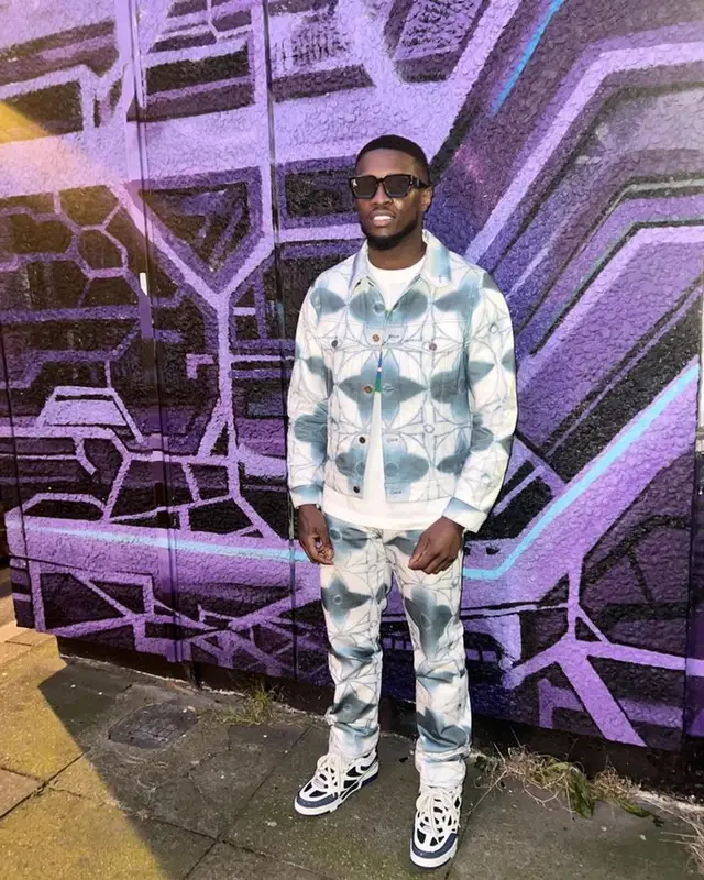 Swarmz outfit in Louis Vuitton, 2023
