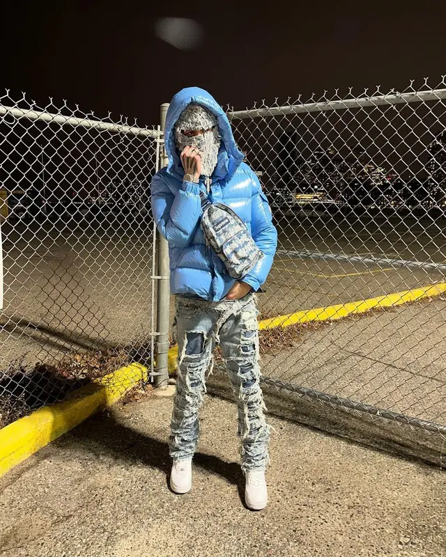 Rondodasosa outfit in Moncler, Nike, and Supreme, 2023
