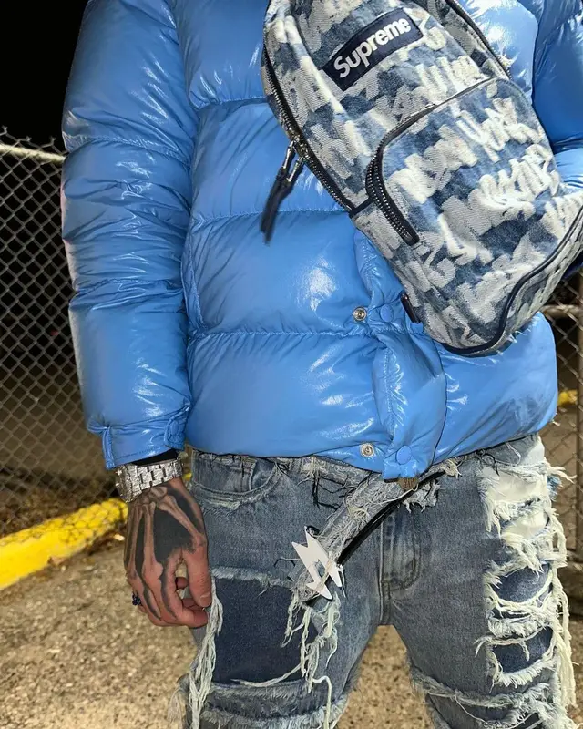 Rondodasosa outfit in Moncler, Nike, and Supreme, 2023