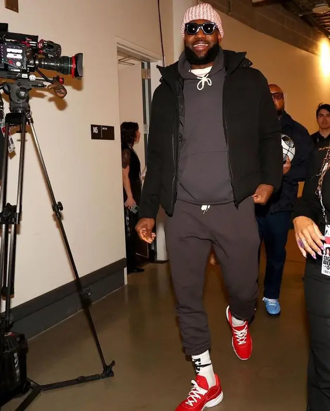 LeBron James outfit in John Elliott, Nike, and Off-White, 2023