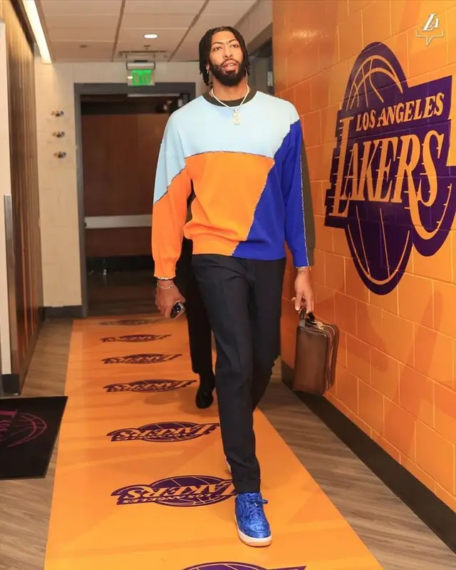 Anthony Davis outfit in Loewe, Tom Ford, and Nike, 2023