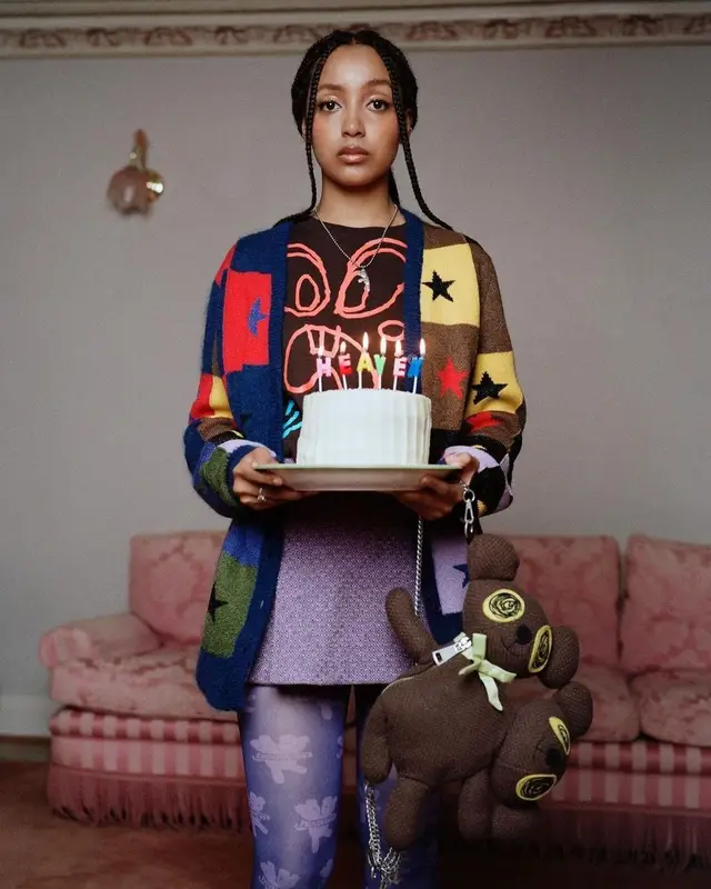 PinkPantheress outfit in Marc Jacobs, 2021
