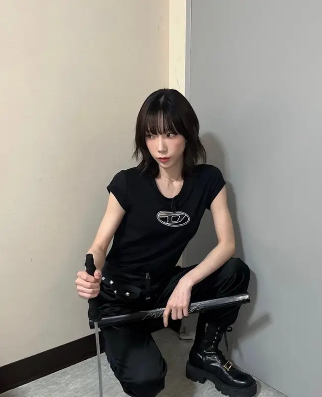 TaeYeon outfit in Diesel and Sergio Rossi, 2023