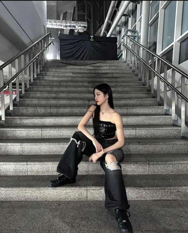 Kazuha Le Sserafim outfit in Nike, Diesel, and Balenciaga, 2022