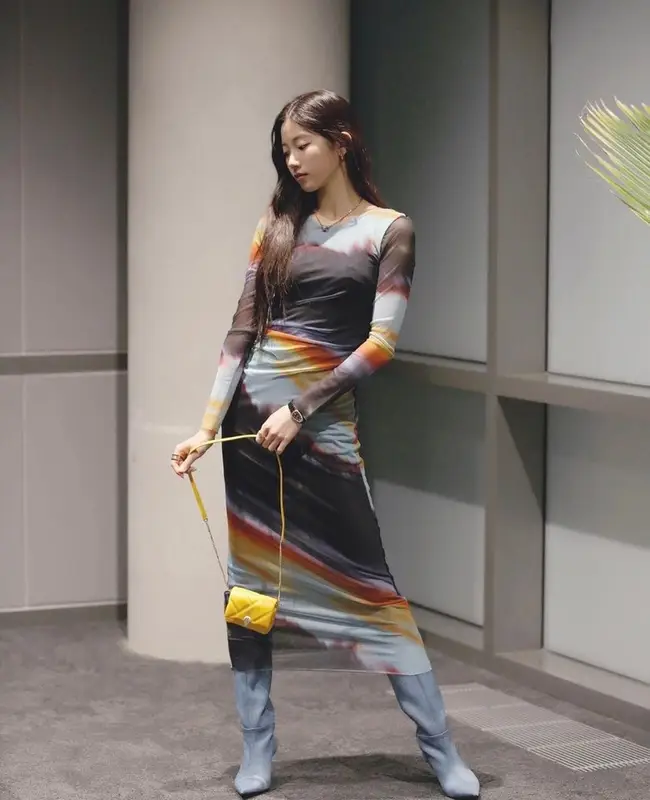 Kazuha Le Sserafim outfit in Zara and Bvlgari, 2022