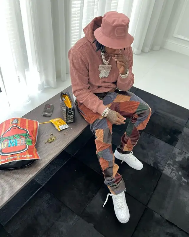 Moneybagg Yo outfit in Nike and Dior, 2023
