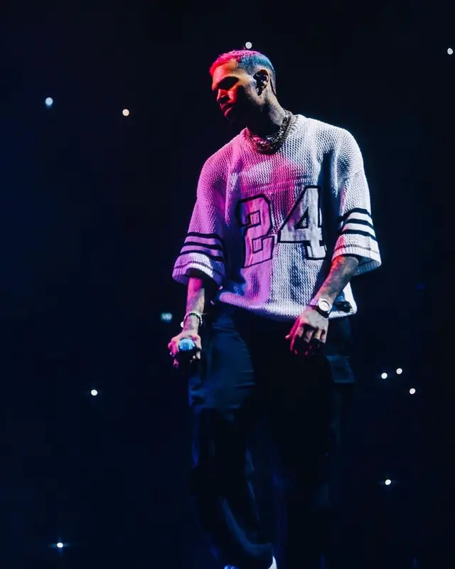 Chris Brown outfit in A-Cold-Wall*, Nike, and Sacai, 2023