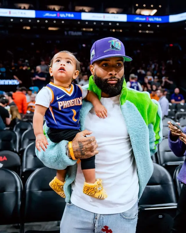 Odell Beckham Jr outfit in Louis Vuitton, Bape, and New Era, 2023