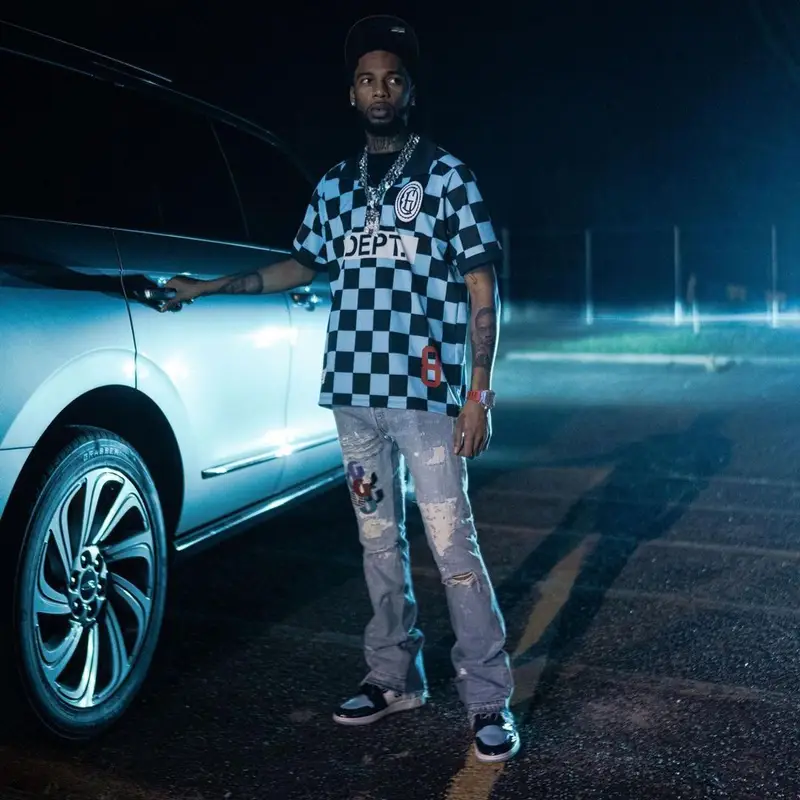 Key Glock outfit in Nike, New Era, and Gallery Dept., 2023