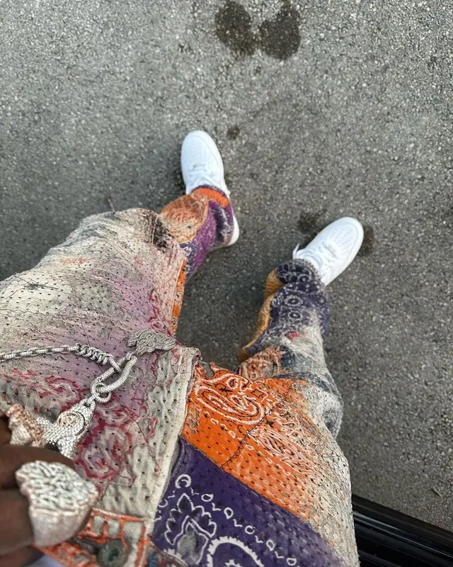 Moneybagg Yo outfit in Hanes, Proleta Re Art, and Nike, 2023