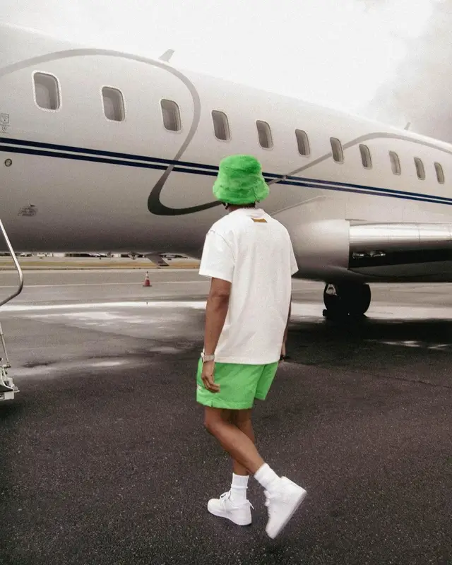Lil Baby outfit in Louis Vuitton, Gallery Dept., and Nike, 2023