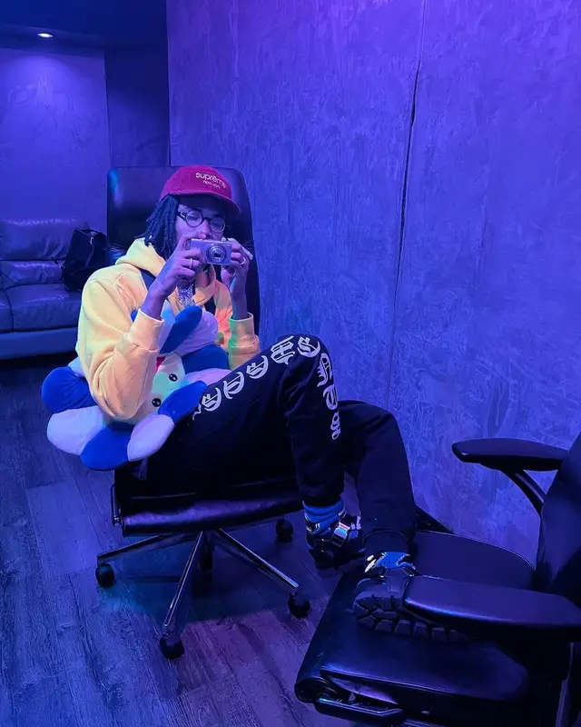 Onlybino outfit in Vetements, Supreme, and Takashi Murakami, 2023