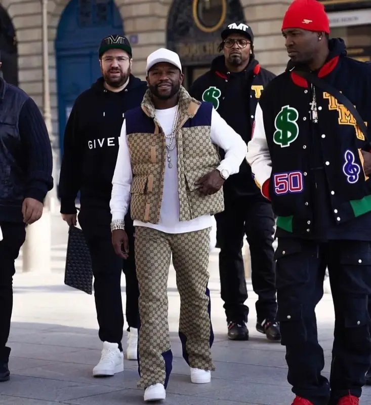 Floyd Mayweather outfit in Gucci and Nike, 2023