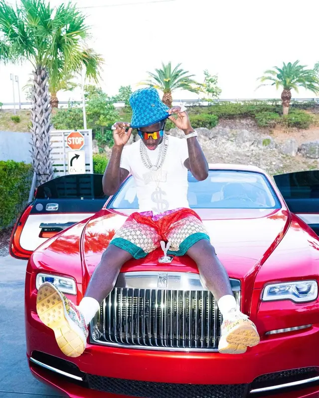 2Rare outfit in Polo Ralph Lauren, Pit Viper, and Gucci, 2023