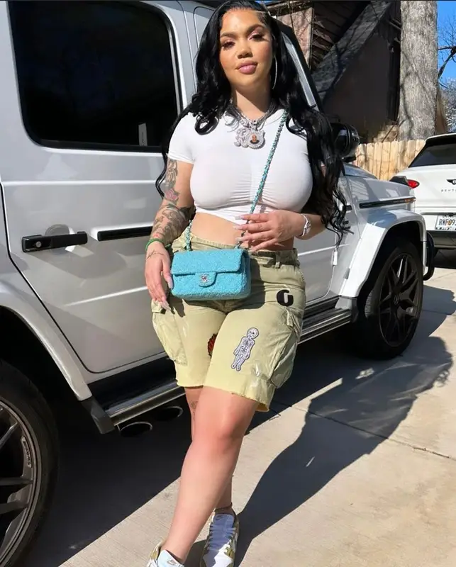 Renni Rucci outfit in Gallery Dept., Nike, and Chanel, 2023