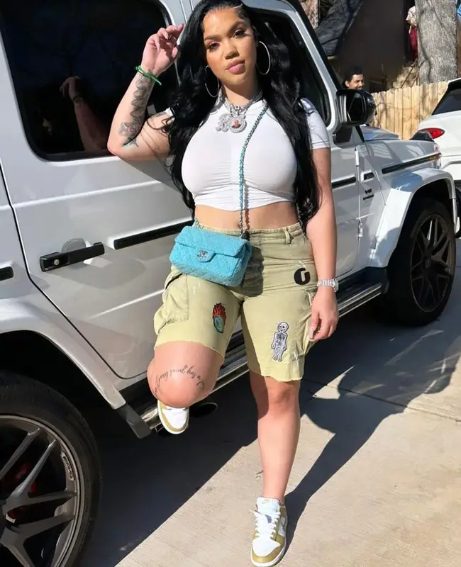 Renni Rucci outfit in Gallery Dept., Nike, and Chanel, 2023