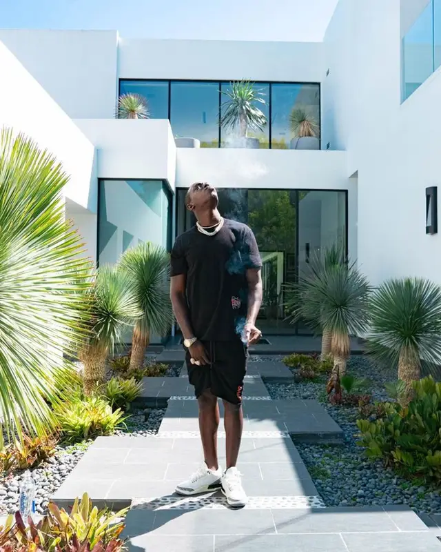 Bobby Shmurda outfit in Rta and Jordan, 2023