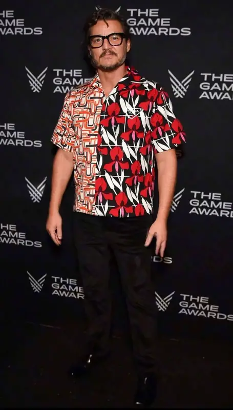 Pedro Pascal outfit in Black Eyewear, 2023