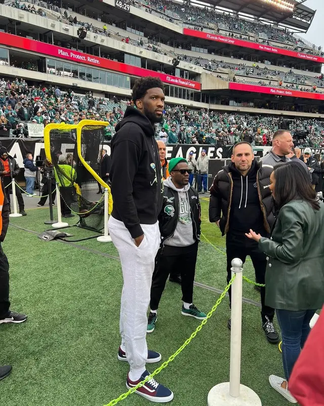 Joel Embild outfit in Off-White and Vans, 2023