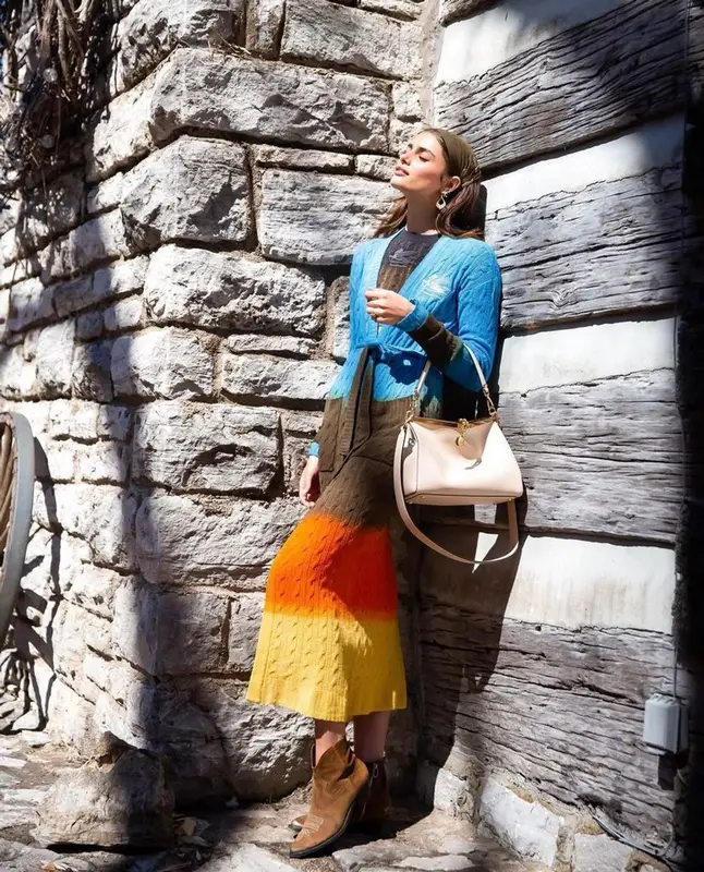 Taylor Hill outfit in Etro and Golden Goose, 2023
