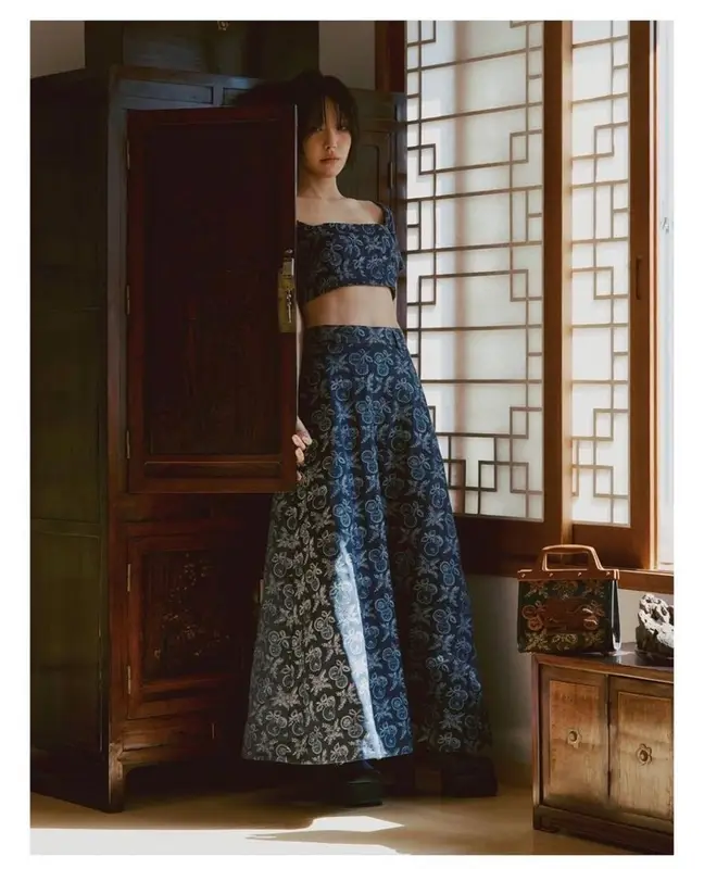 Wendy outfit in Etro, 2023