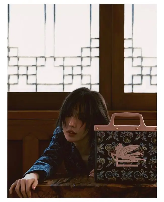 Wendy outfit in Etro, 2023