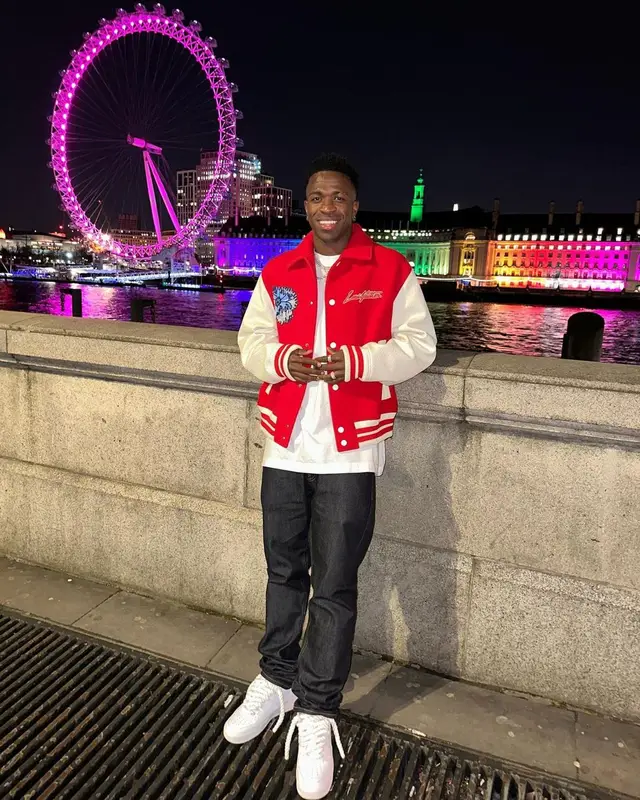 Vinicius Jr outfit in Louis Vuitton, Nike, and Yayoi Kusama, 2023
