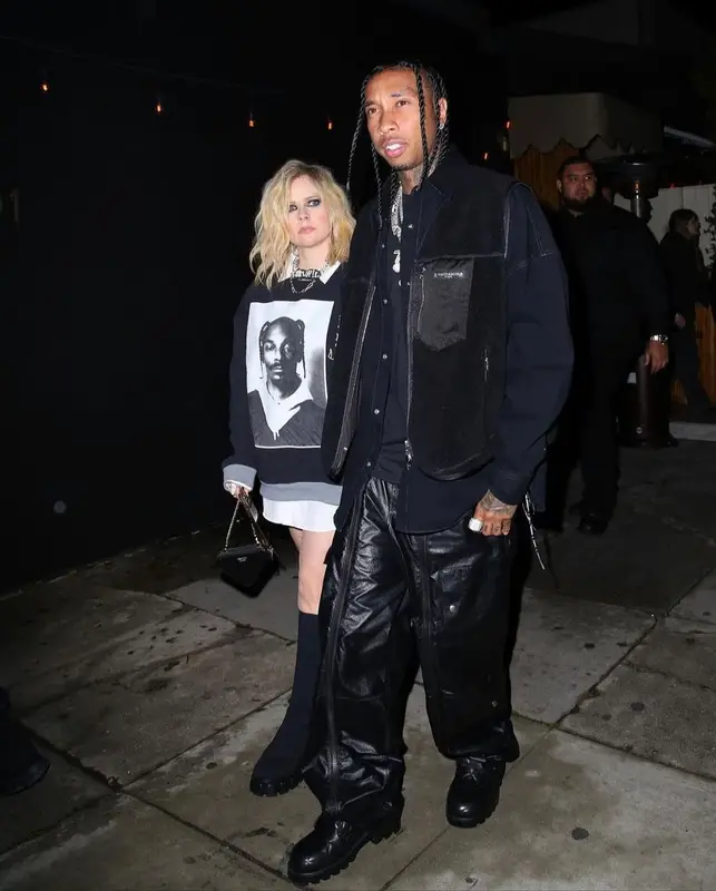 Avril Lavigne outfit in Askyurself, 2023