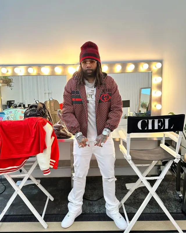 Money Man outfit in Nike and Gucci, 2023