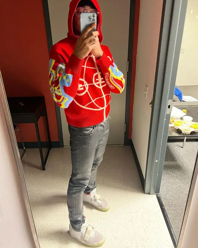 Whereis22 outfit in Cease±Desist, Amiri, and Cartier, 2023
