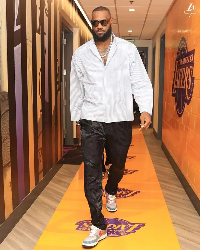 LeBron James outfit in Tom Ford, Nike, and Ray-Ban, 2023