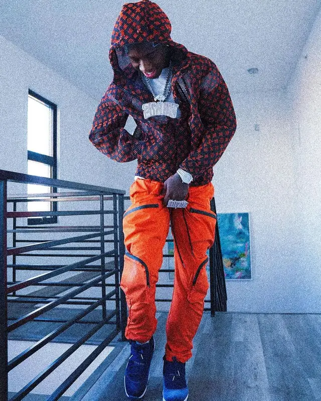 2Rare outfit in Louis Vuitton, EPTM, and Jordan, 2023