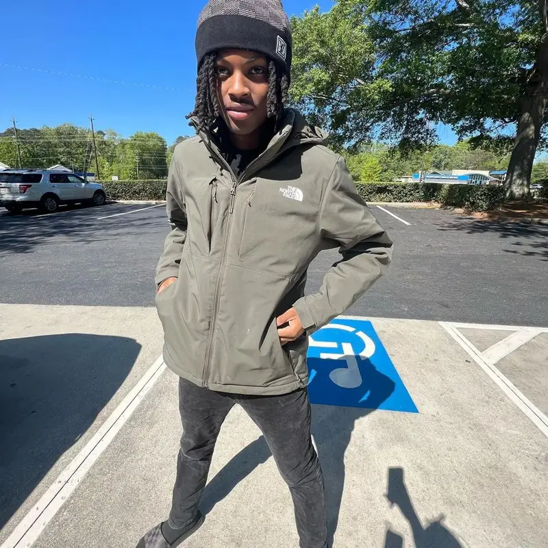 sgpwes outfit in The North Face and Louis Vuitton, 2023