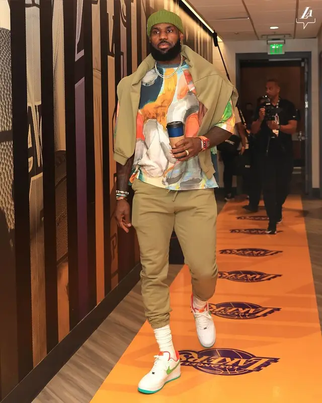 LeBron James outfit in Nike, John Elliott, and LeBron James Merch, 2023