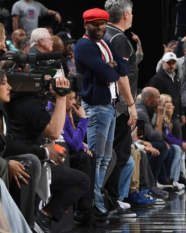 Floyd Mayweather outfit in Gucci, Balmain, and Christian Louboutin, 2023