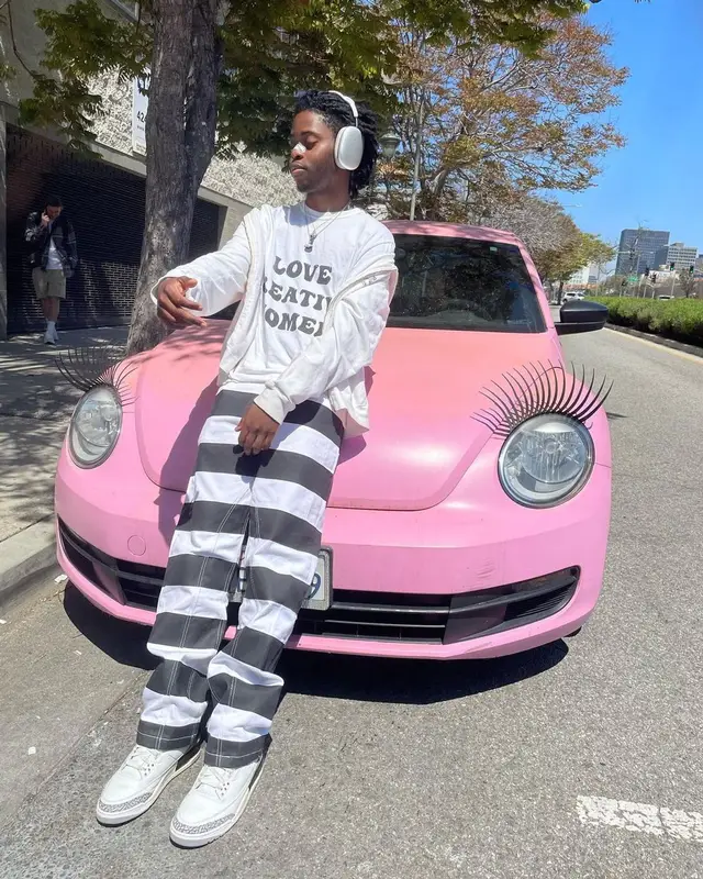 Wolfacejoeyy outfit in No Name, Jordan, and Apple, 2023