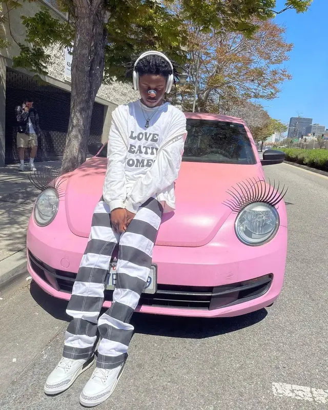 Wolfacejoeyy outfit in No Name, Jordan, and Apple, 2023