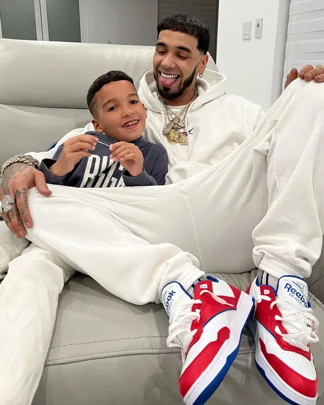 Anuel AA outfit in Reebok, 2023