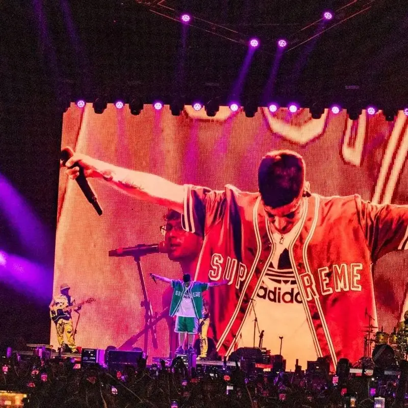 Duki outfit in Adidas and Supreme, 2023