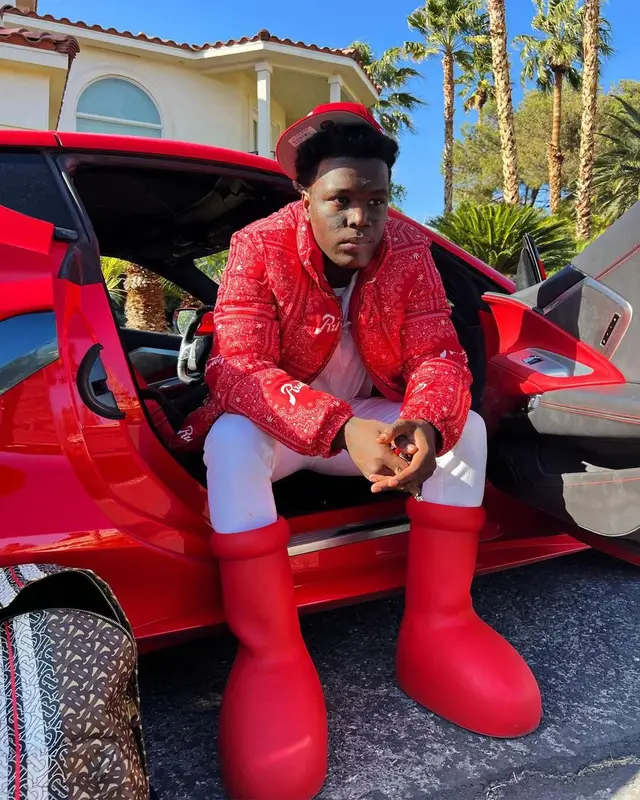 2KBABY outfit in Runtz, Amiri, and New Era, 2023