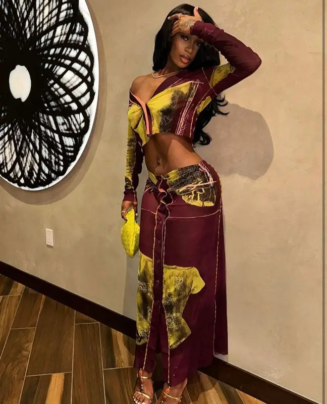 Dess Dior outfit in Bottega Veneta, Jean Paul Gaultier, and Gianvito Rossi, 2023