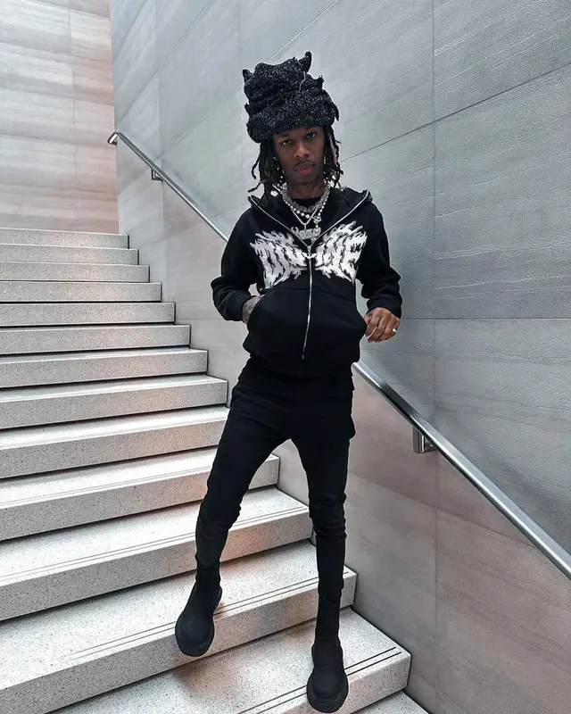 PappiiQ outfit in Divine Fashion, 2023
