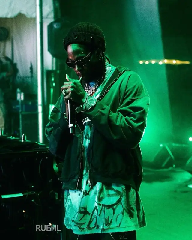 2 Chainz outfit in Balenciaga and Melrose High, 2023