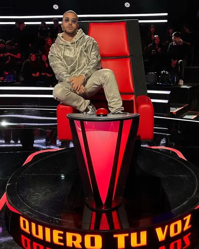 Prince Royce outfit in Palm Angels and Nike, 2023